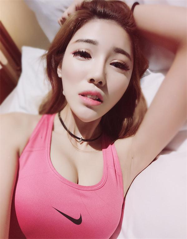 我在会所当男模，点我的富婆竟然是我妈的闺蜜，她出手真大方 ...